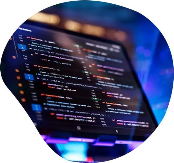 Codetext eines Skripts auf dem Bildschirm. Nahaufnahme eines Notebooks. Laufende Computer-Datenprogrammierung.